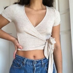 Project Social x Urban Outfitters Bailey Wrap T Shirt in S & Black